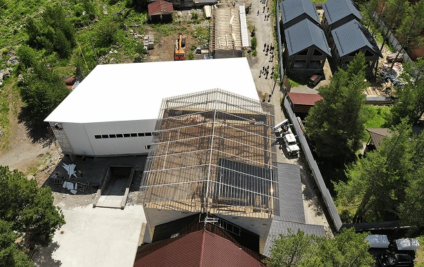 Спорткомплекс в Приэльбрусье – «Меркор» Спортивный комплекс в Приэльбрусье, возведённый из качественных сэндвич-панелей «Меркор»