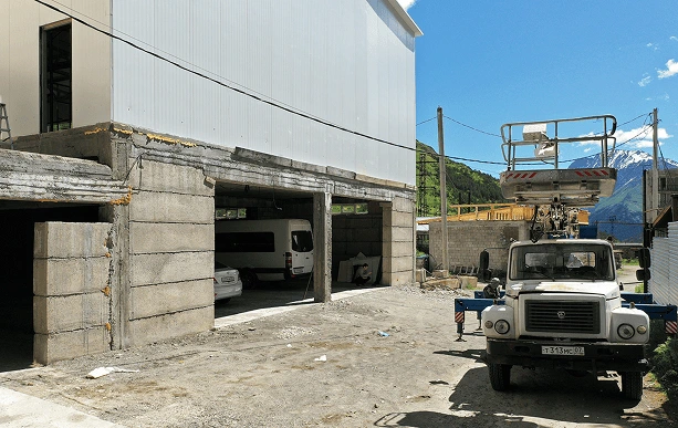 Спорткомплекс в Приэльбрусье – «Меркор» Спорткомплекс в Приэльбрусье из энергоэффективных сэндвич-панелей — работа от производителя «Меркор»