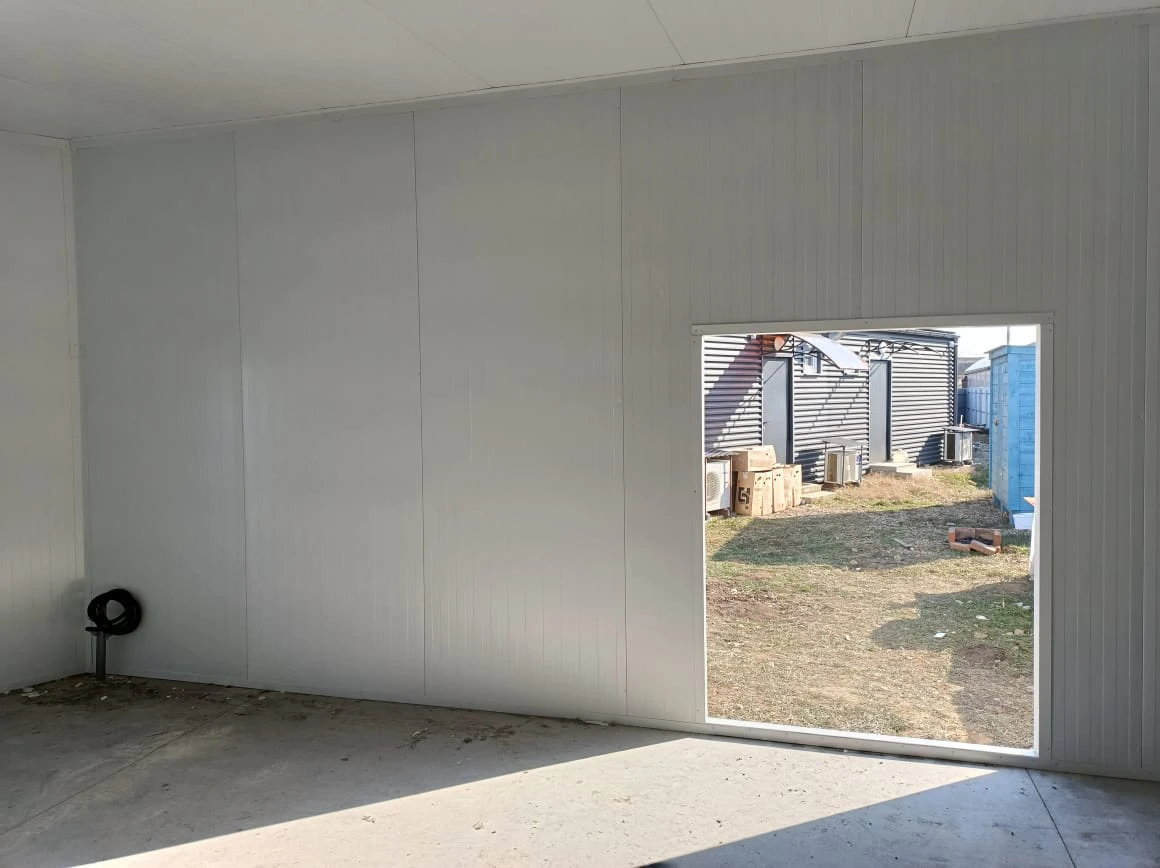 Бескаркасная камера, построенная с применением сэндвич-панелей по технологии «Меркор»